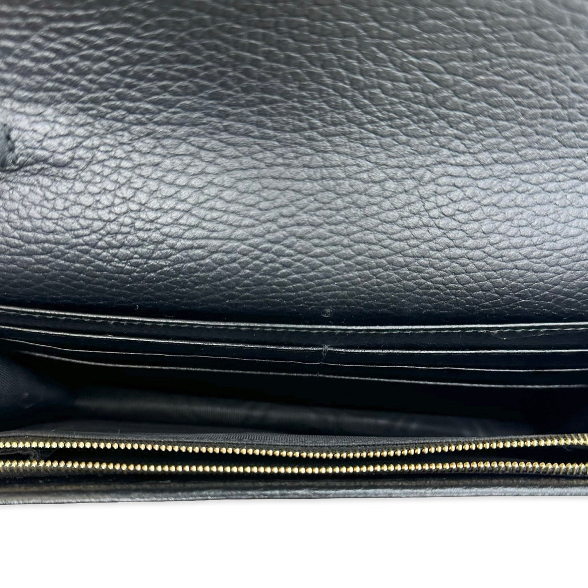 GUCCI: GG Marmont Chain Wallet