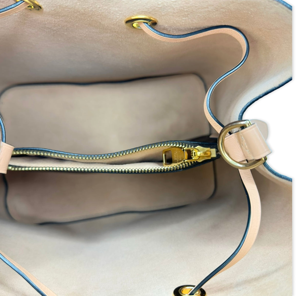 LOUIS VUITTON: Damier Ebene NeoNoe MM