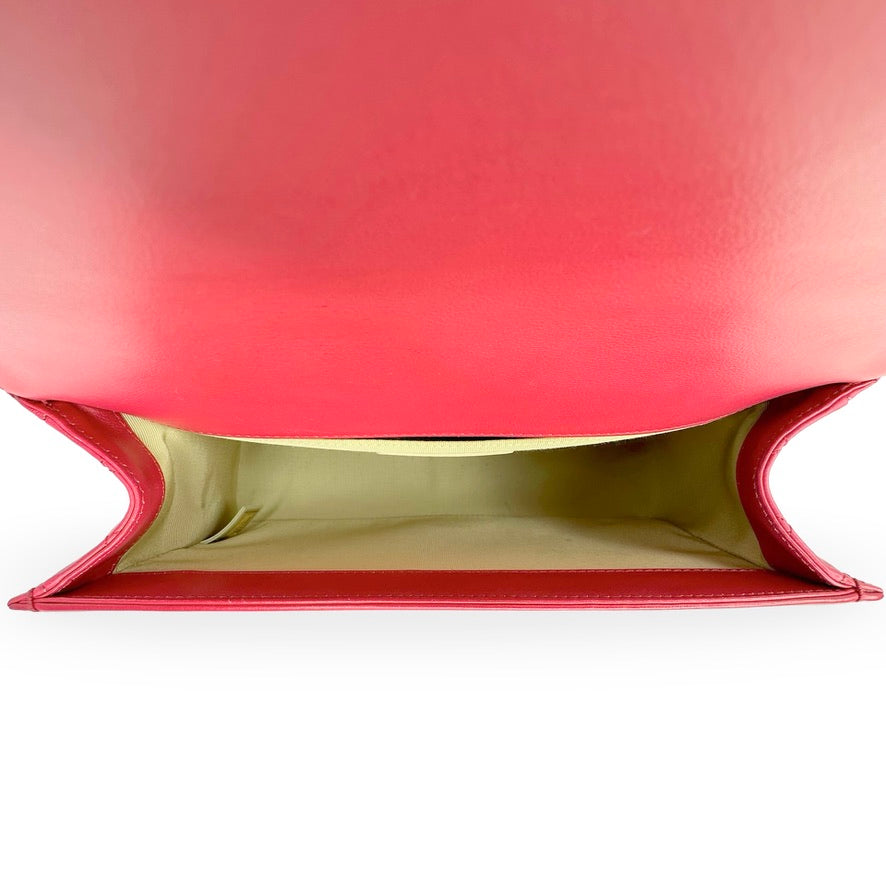 CHANEL: Quilted Mixed Chevron Old Medium Boy Bag