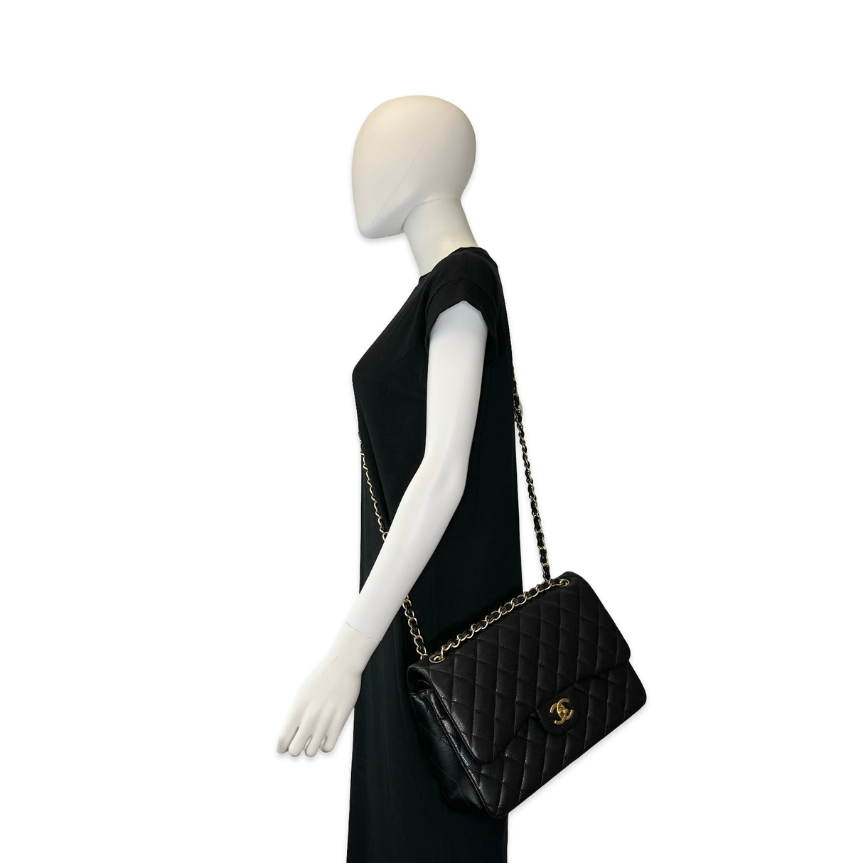 CHANEL: Quilted Caviar Jumbo Classic Double Flap