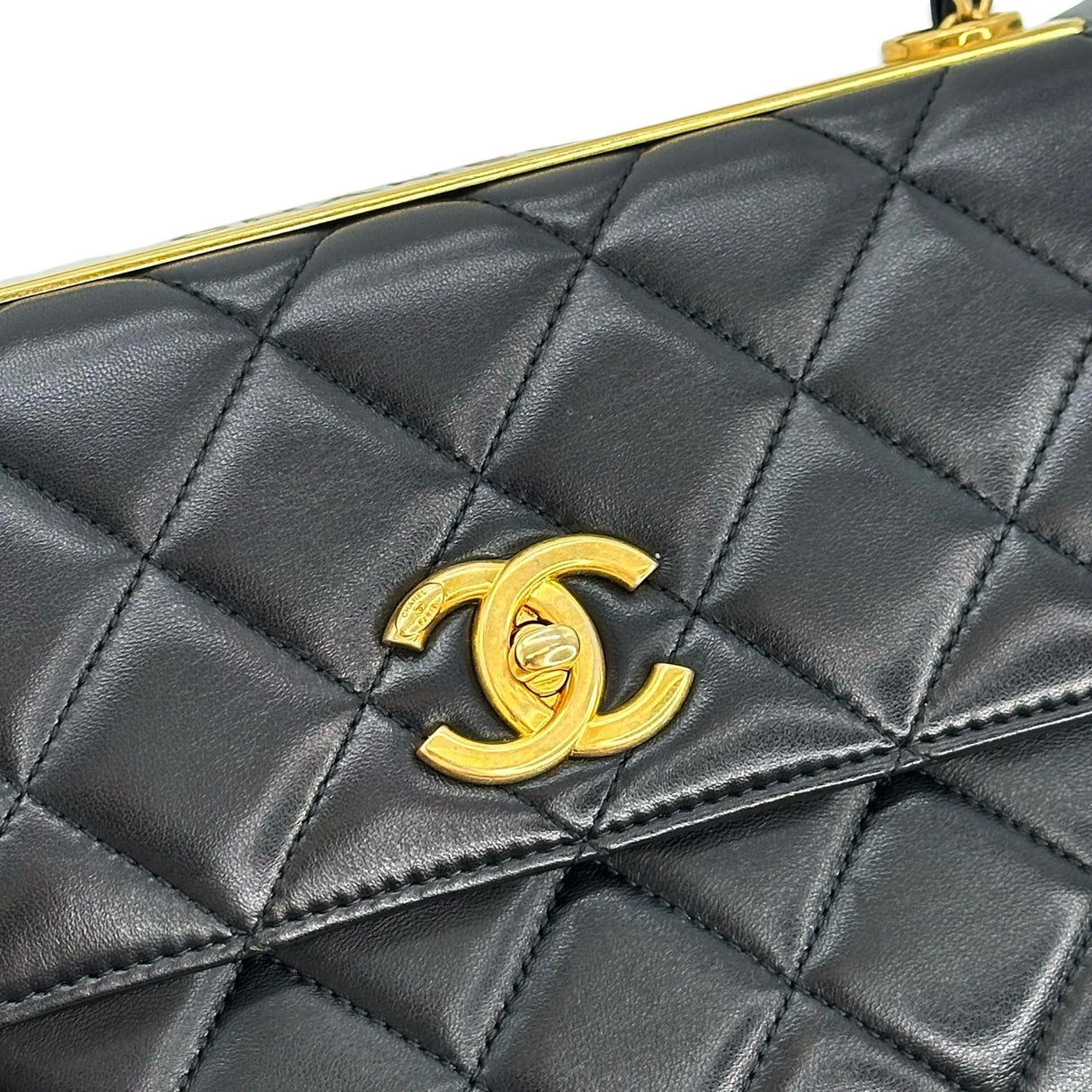 CHANEL: Quilted Lambskin Trendy CC Flap Bag