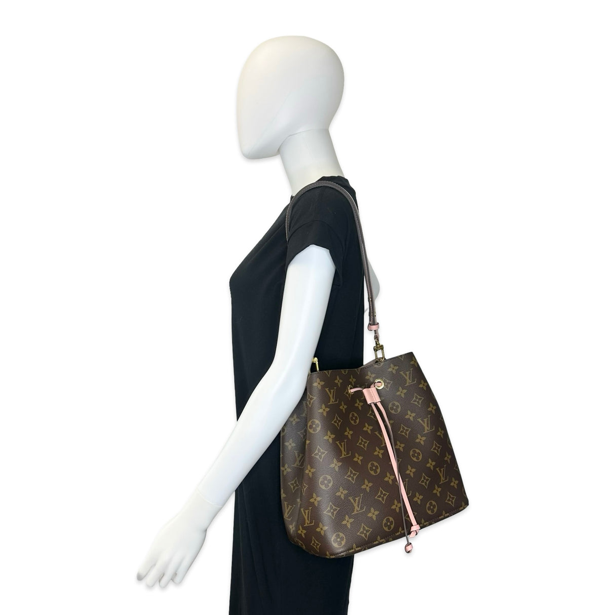 LOUIS VUITTON: Monogram NeoNoe MM