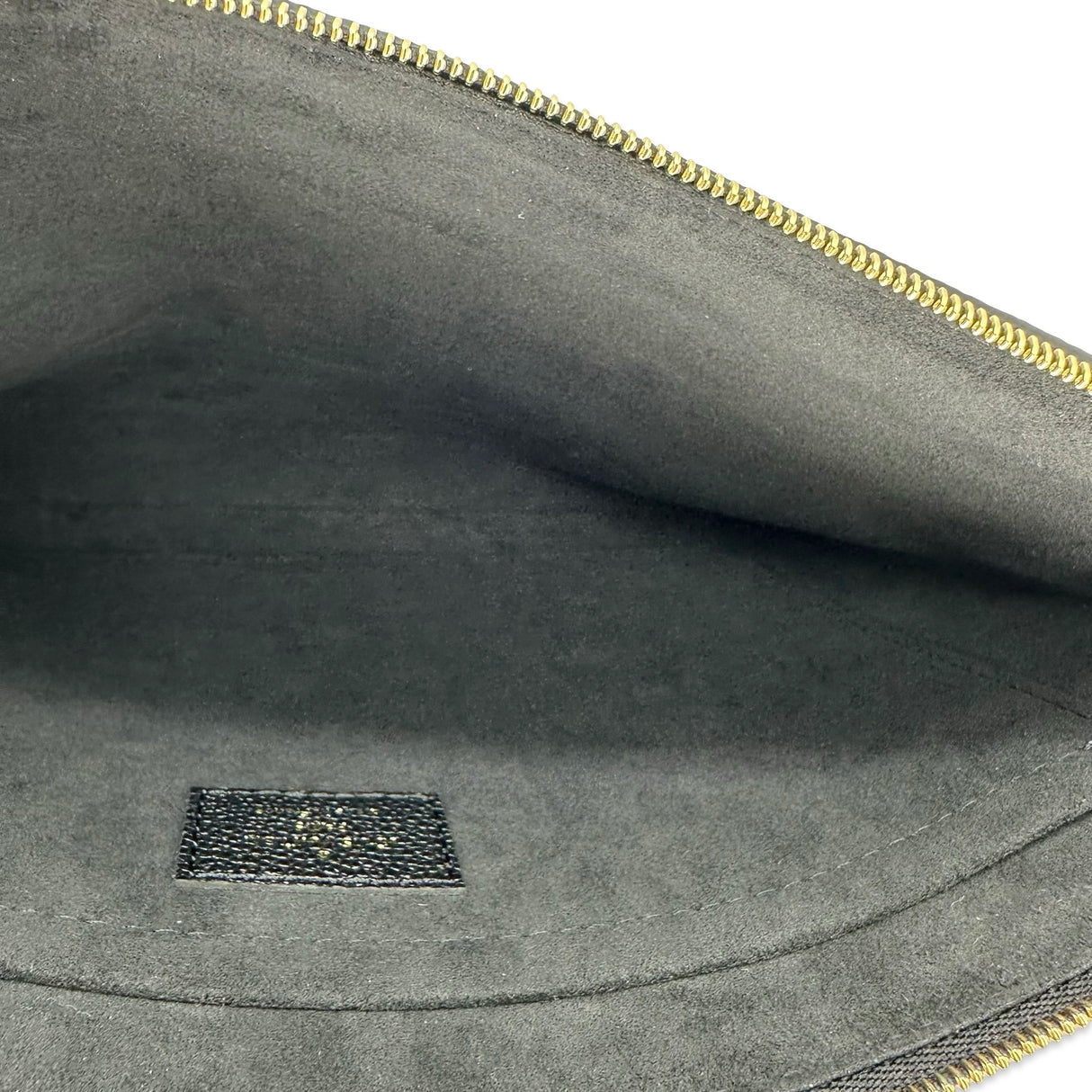 LOUIS VUITTON: Monogram Daily Pouch