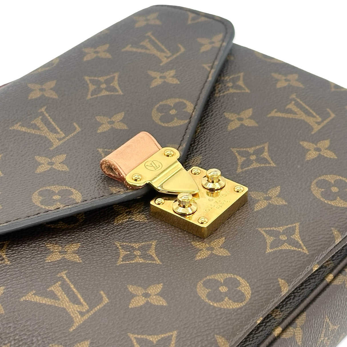 LOUIS VUITTON: Monogram Pochette Metis