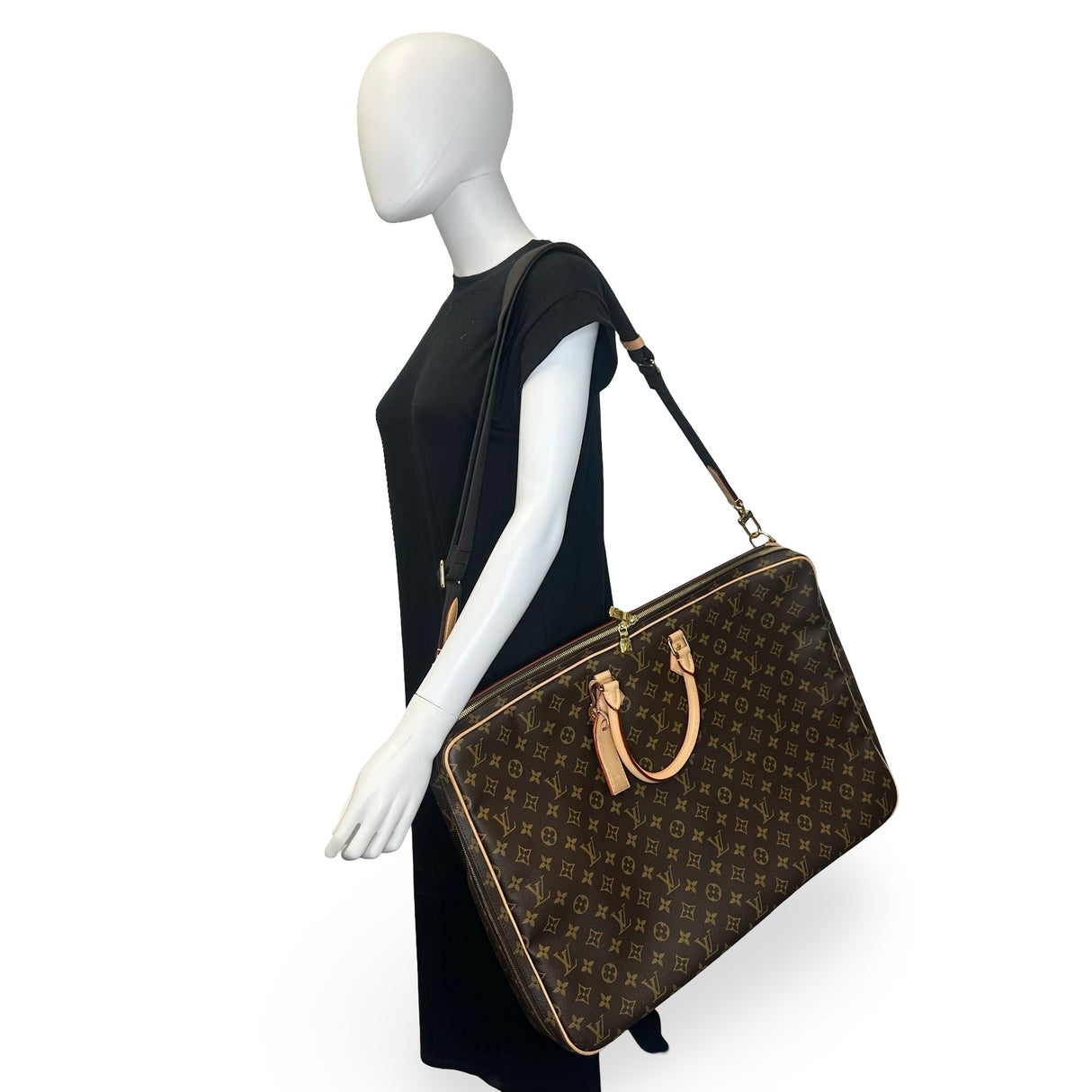 LOUIS VUITTON: Monogram Garment Cover Bag