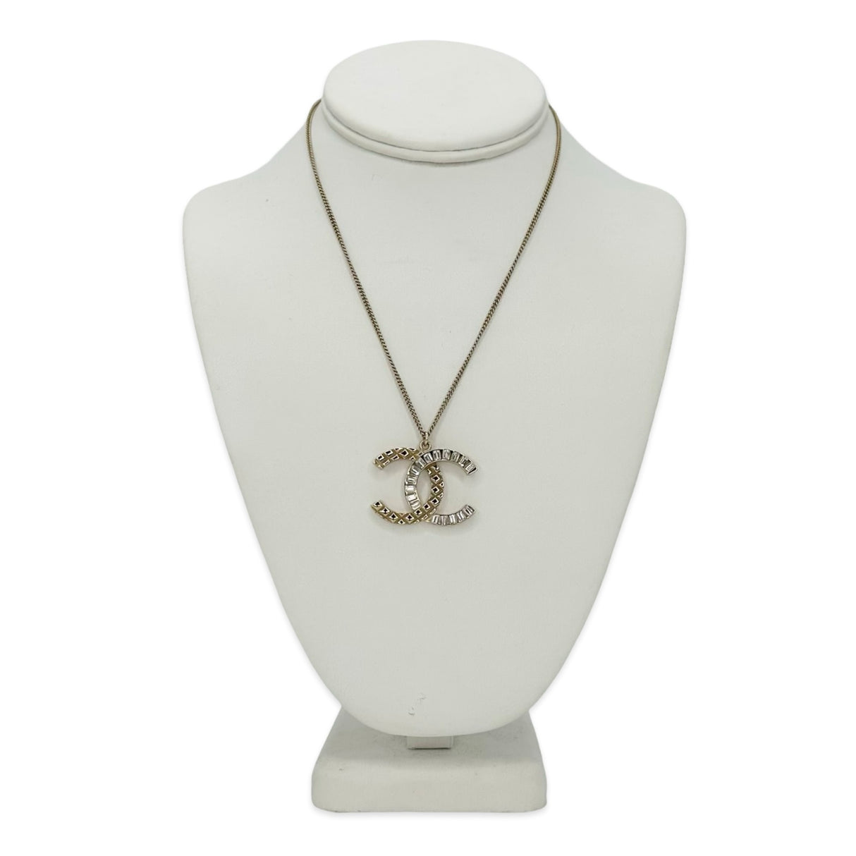 CHANEL: Crystal CC Pendant Necklace