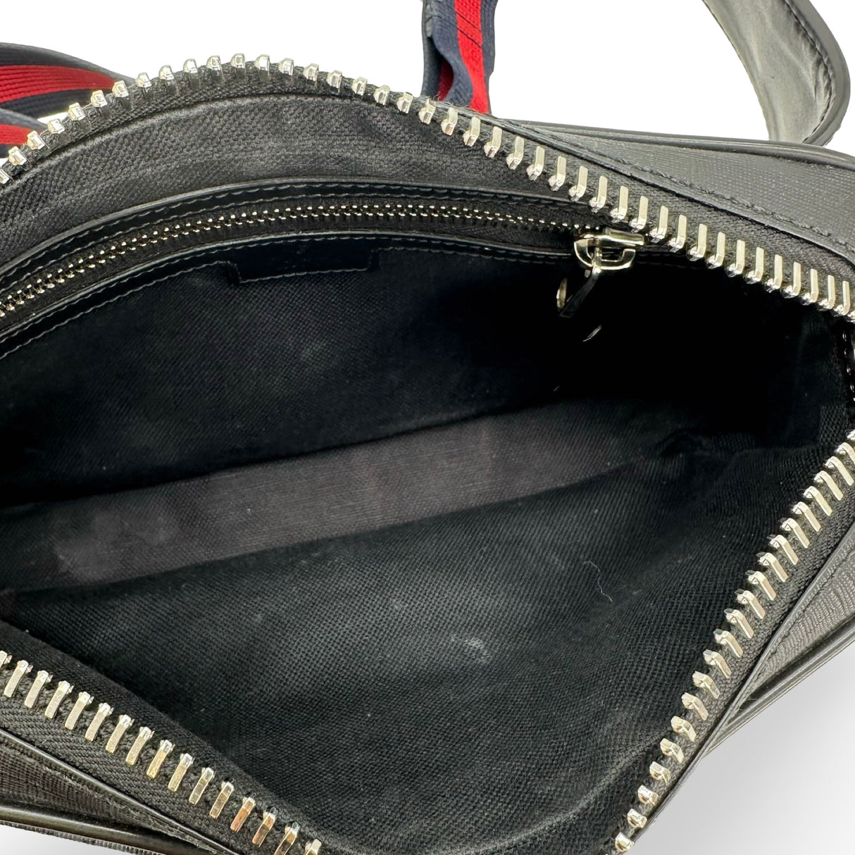 GUCCI: GG Supreme Belt Bag