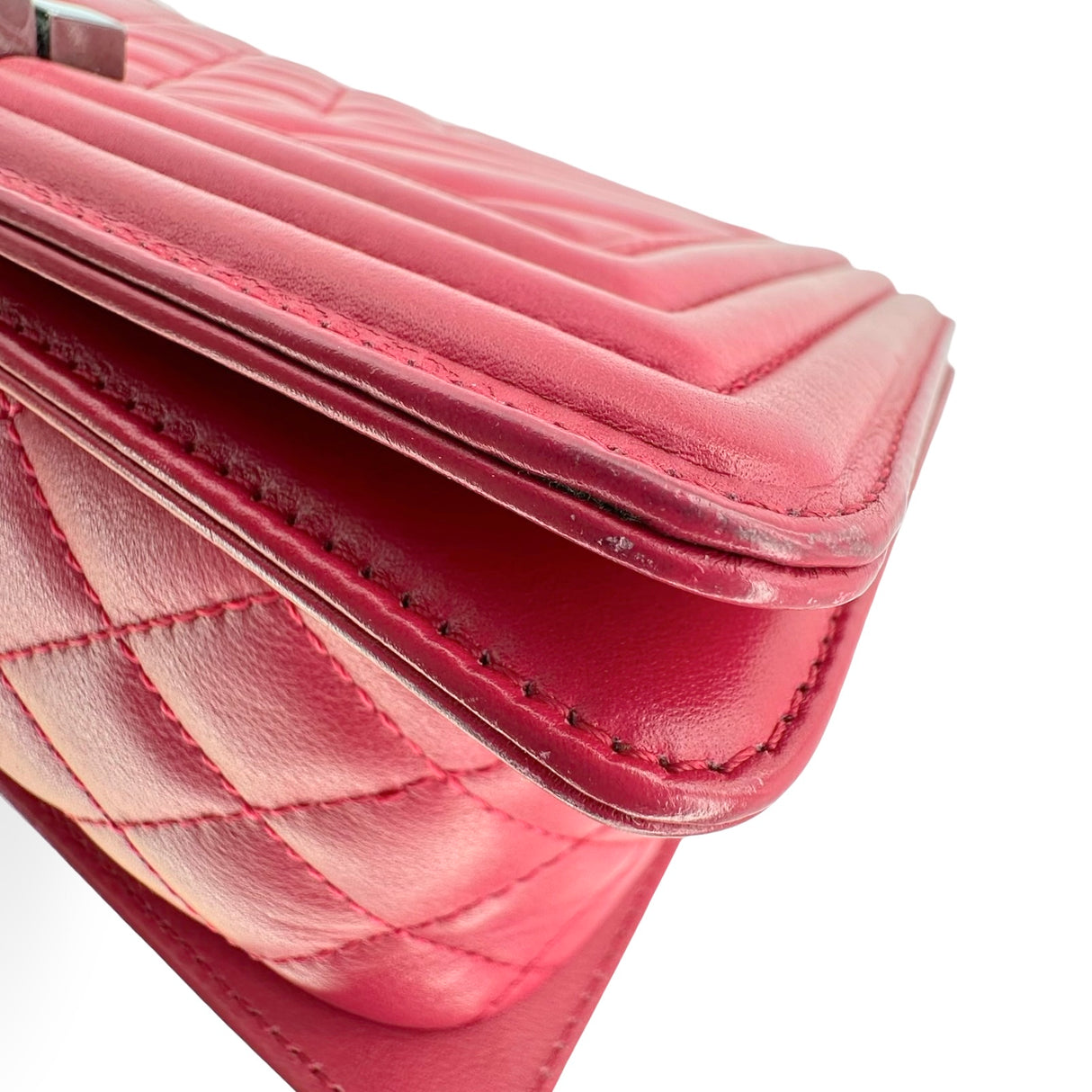 CHANEL: Quilted Mixed Chevron Old Medium Boy Bag