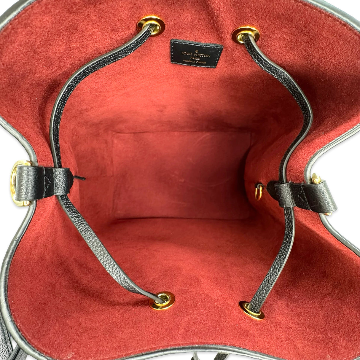 LOUIS VUITTON: Monogram Empreinte Bicolor NeoNoe MM