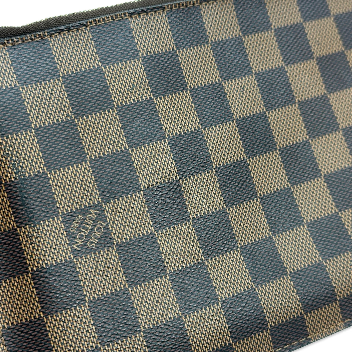 LOUIS VUITTON: Damier Ebene Neverfull Pochette