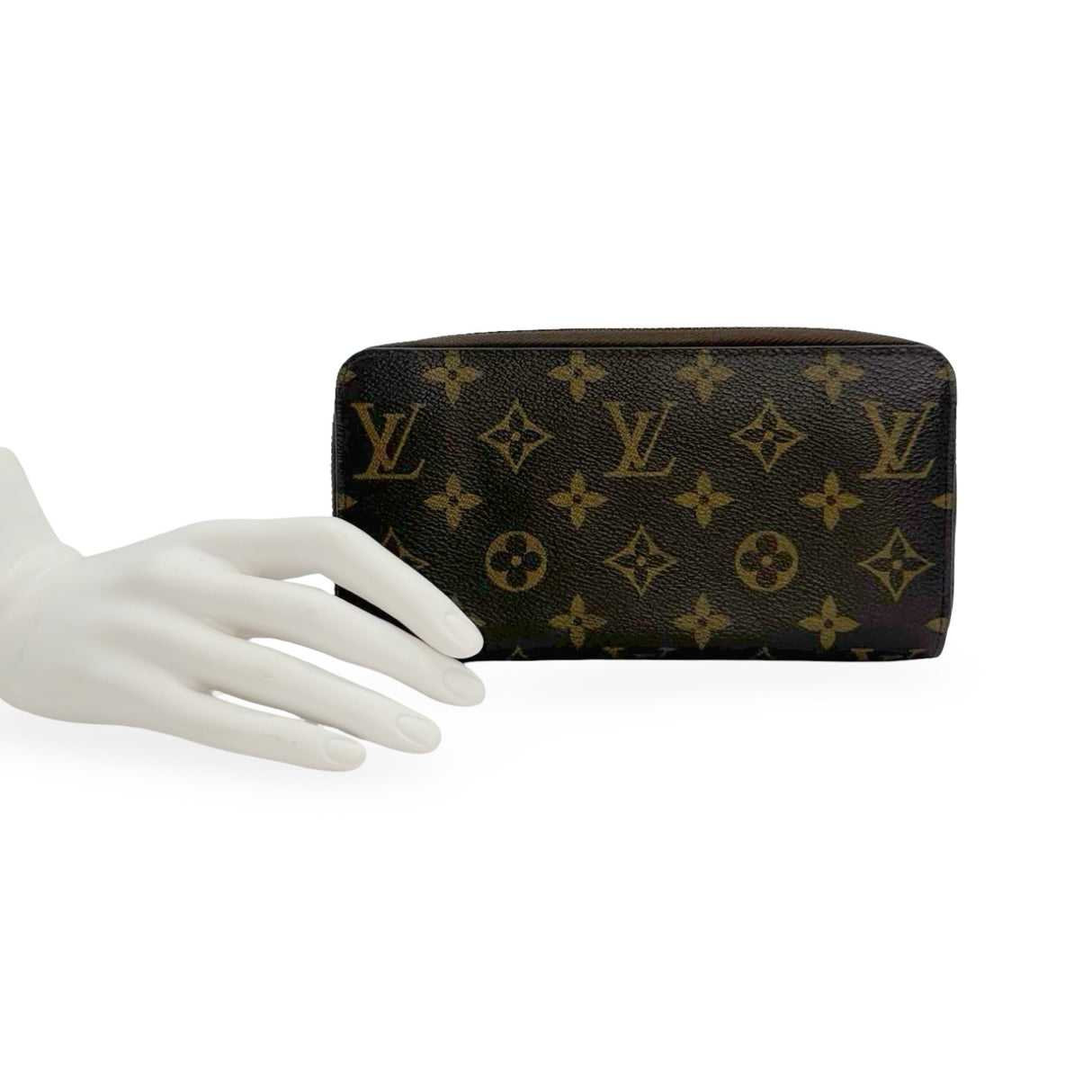 LOUIS VUITTON: Monogram Zippy Wallet