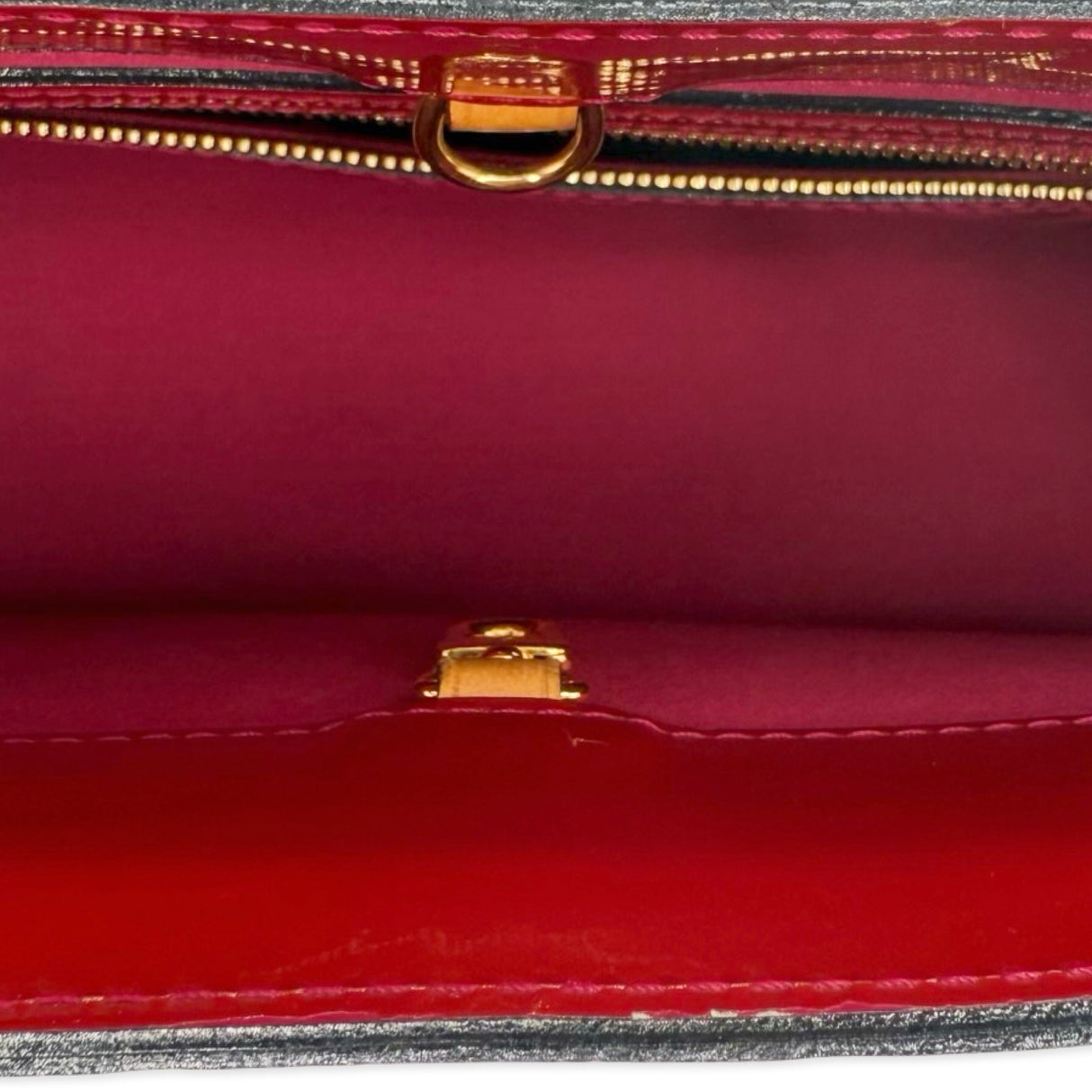 LOUIS VUITTON: Monogram Vernis Catalina BB