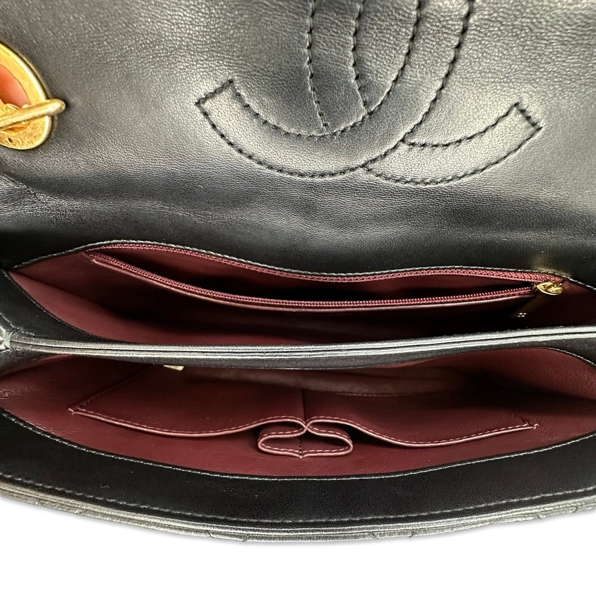 CHANEL: Quilted Lambskin Trendy CC Flap Bag