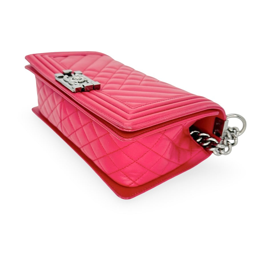 CHANEL: Quilted Mixed Chevron Old Medium Boy Bag