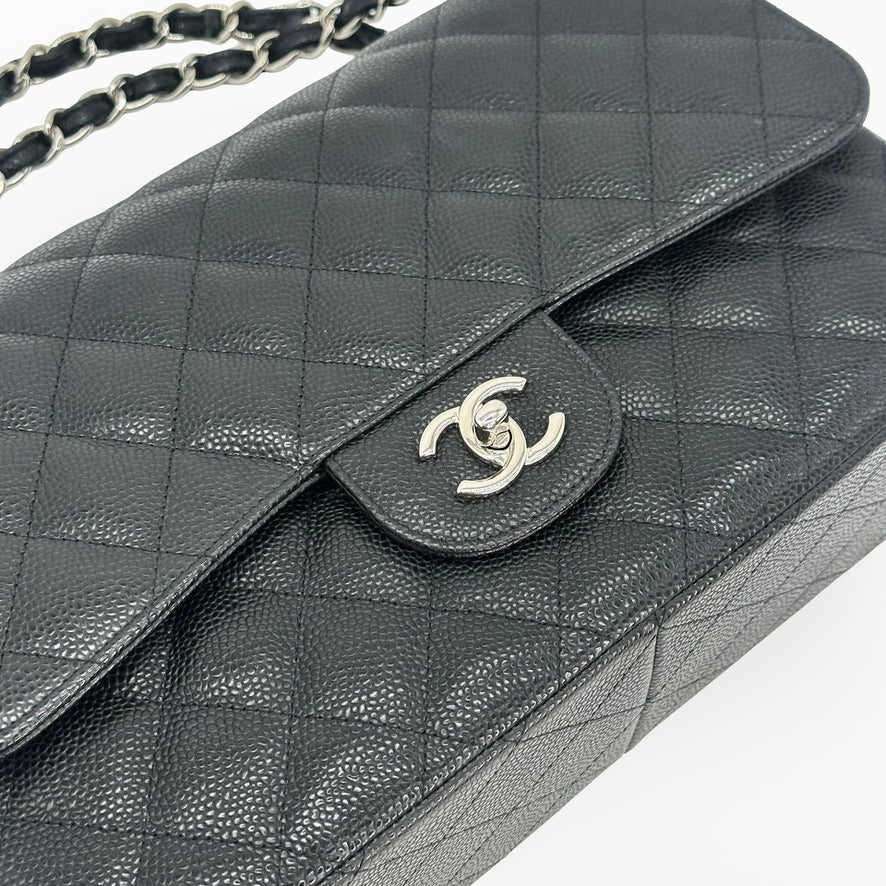 CHANEL: Quilted Caviar Jumbo Classic Double Flap