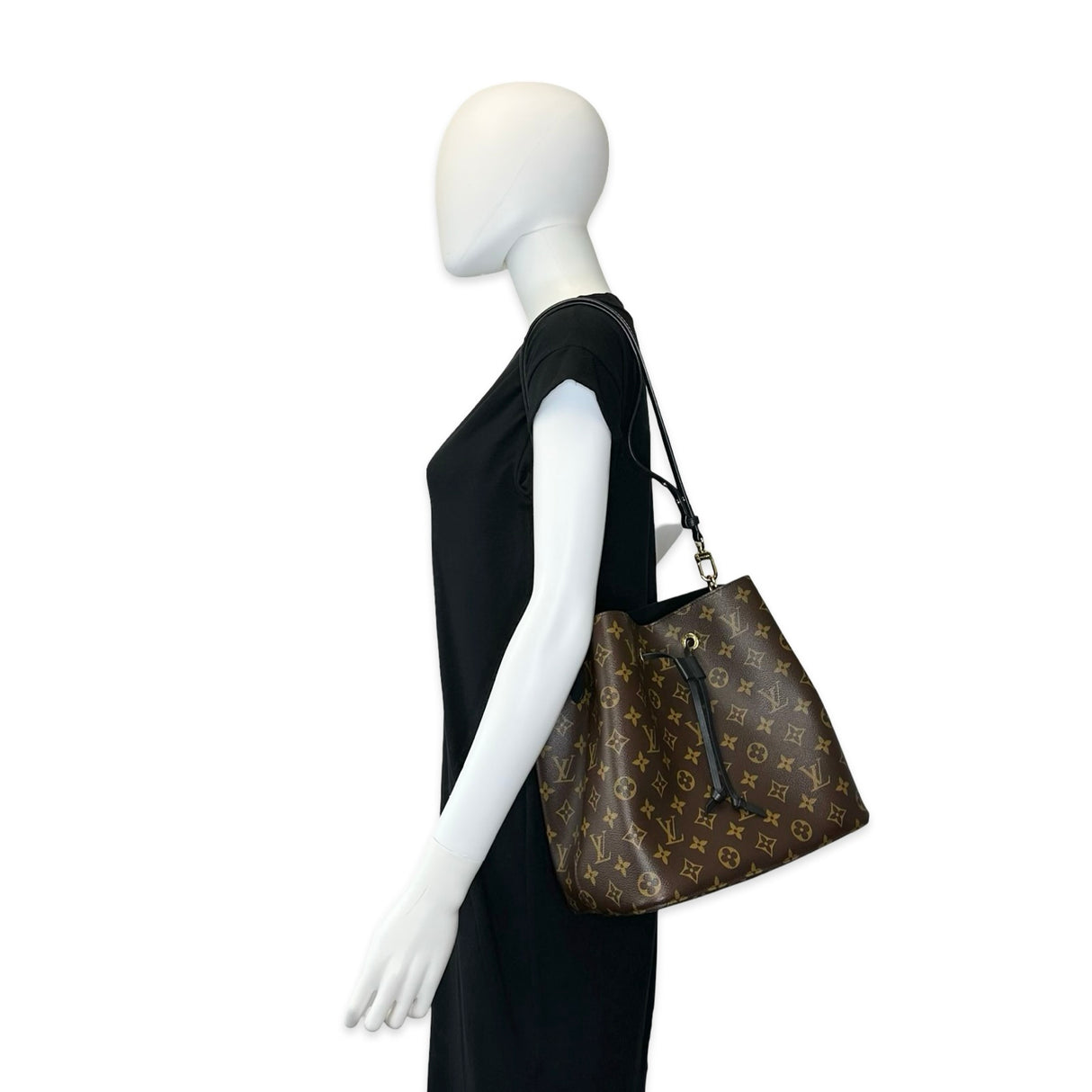 LOUIS VUITTON: Monogram NeoNoe MM