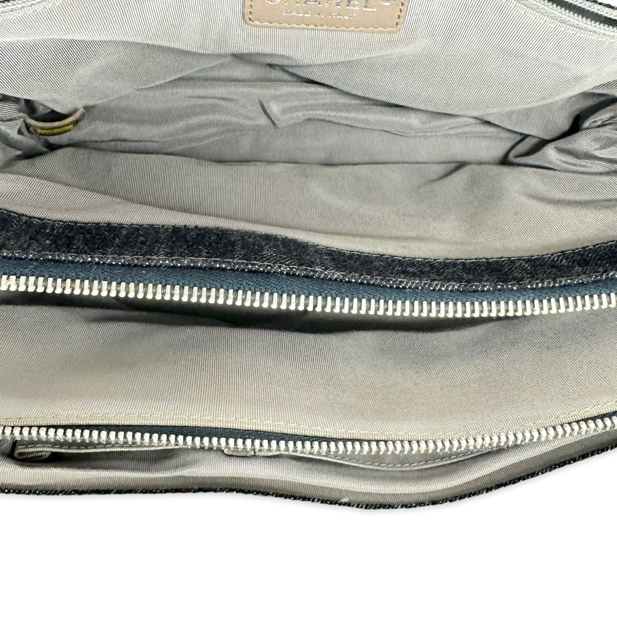 CHANEL: Denim Timeless CC Small Tote