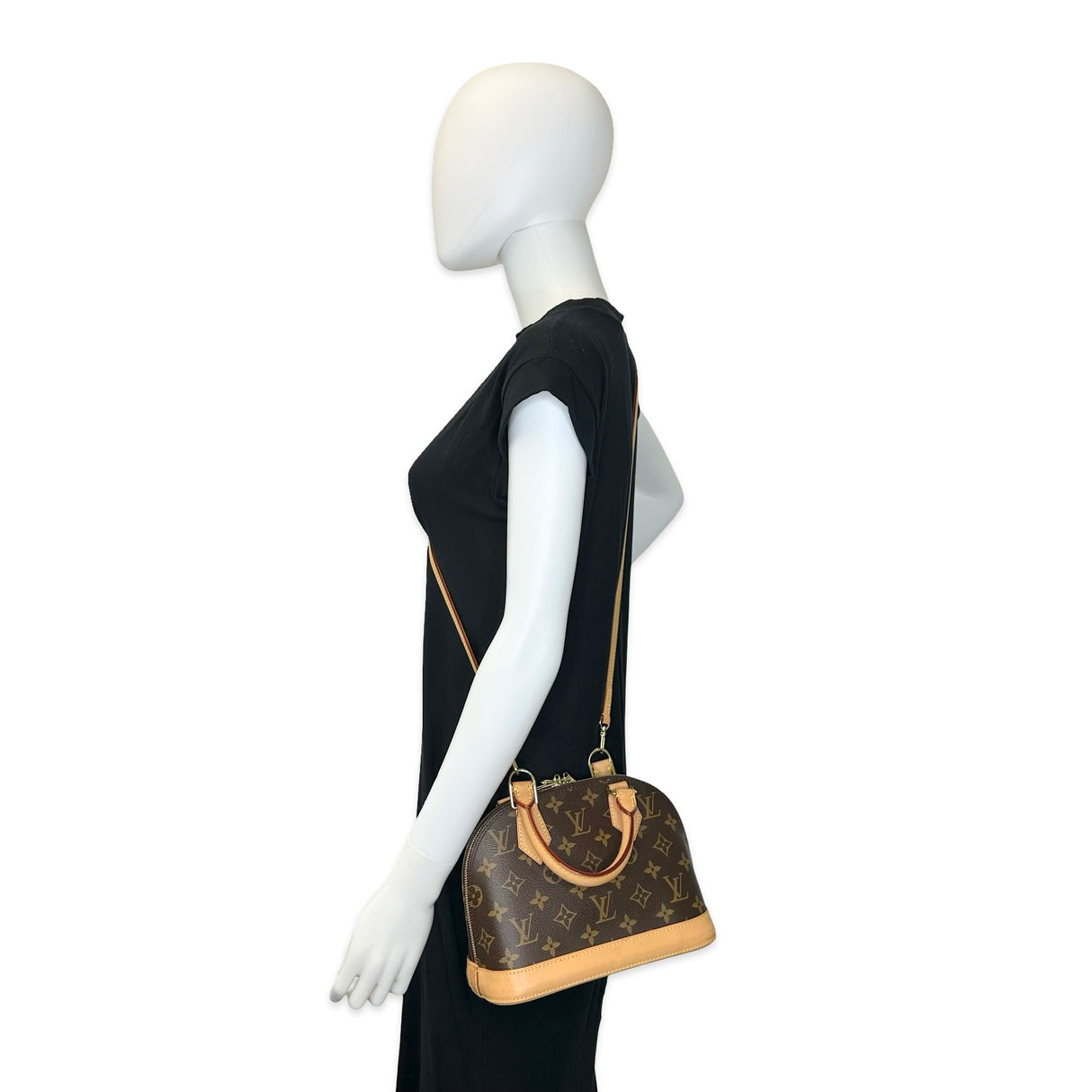 LOUIS VUITTON: Monogram Alma BB