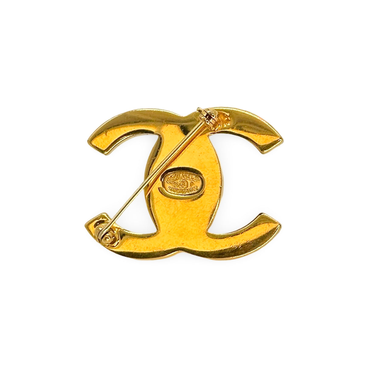 CHANEL: CC Turnlock Brooch
