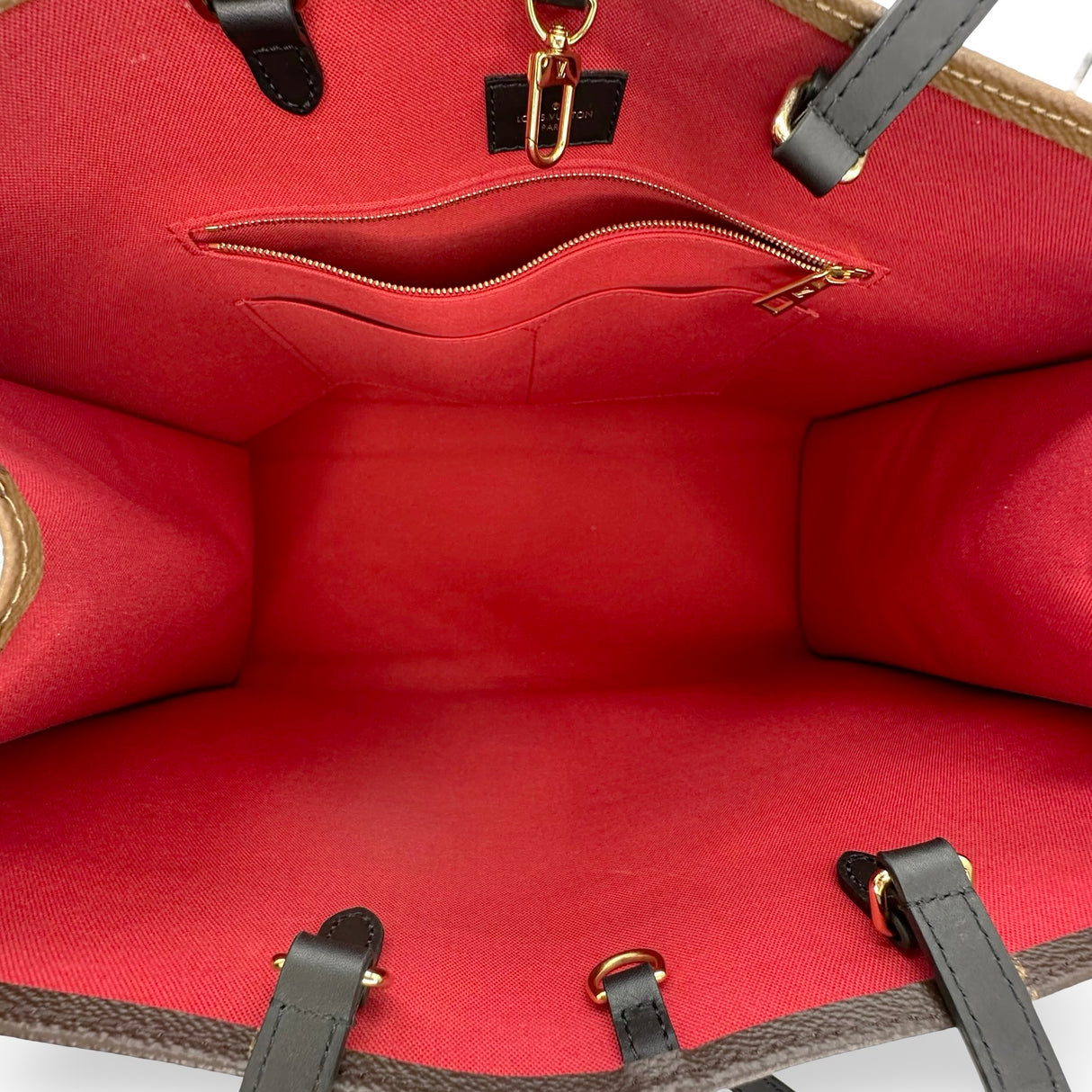 LOUIS VUITTON: Monogram OntheGo GM