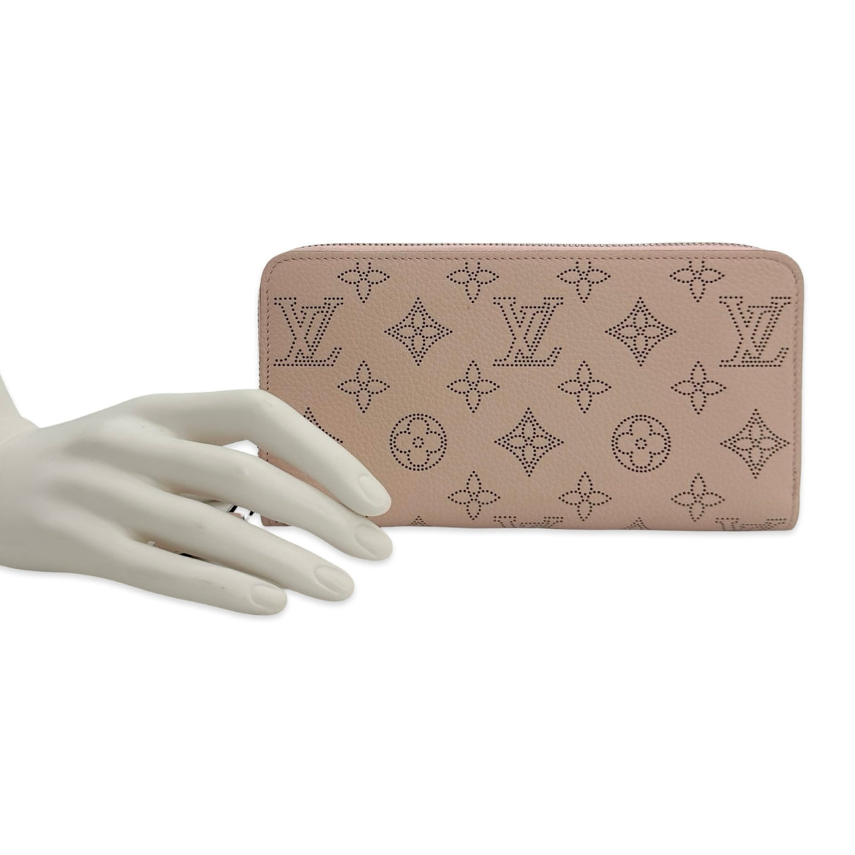 LOUIS VUITTON: Mahina Zippy Wallet