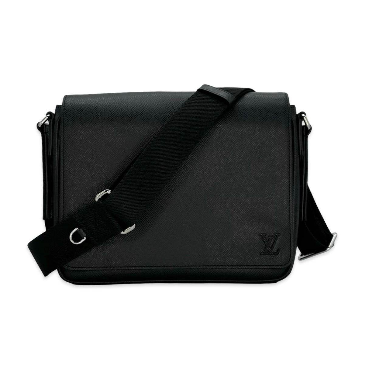 LOUIS VUITTON: Taiga District Messenger PM