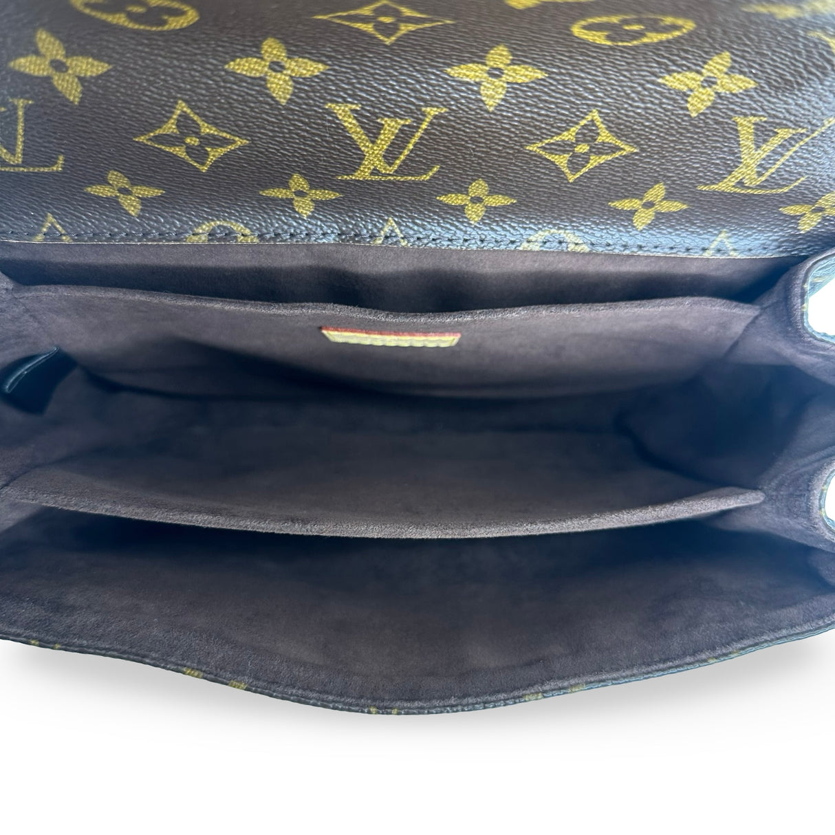 LOUIS VUITTON: Monogram Pochette Metis