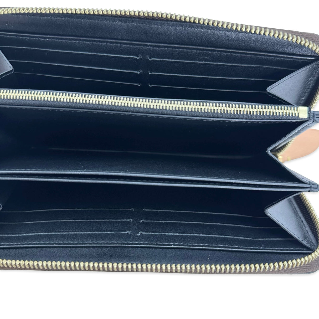 LOUIS VUITTON: Monogram Reverse Giant Zippy Wallet