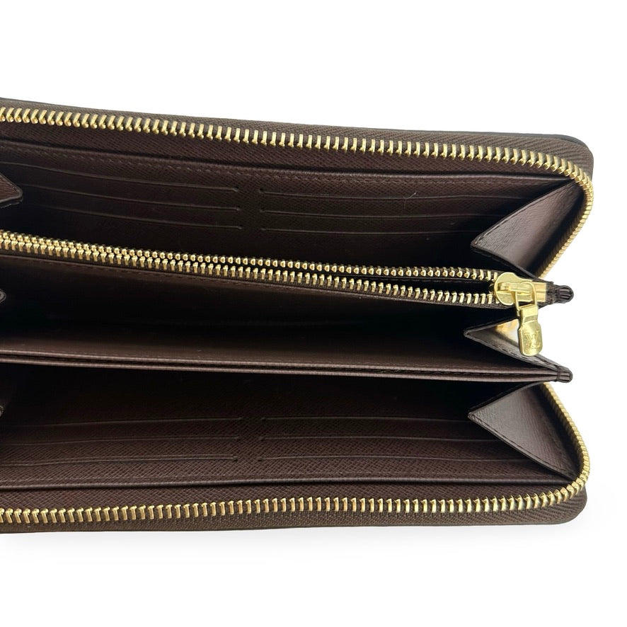 LOUIS VUITTON: Damier Ebene Zippy Wallet