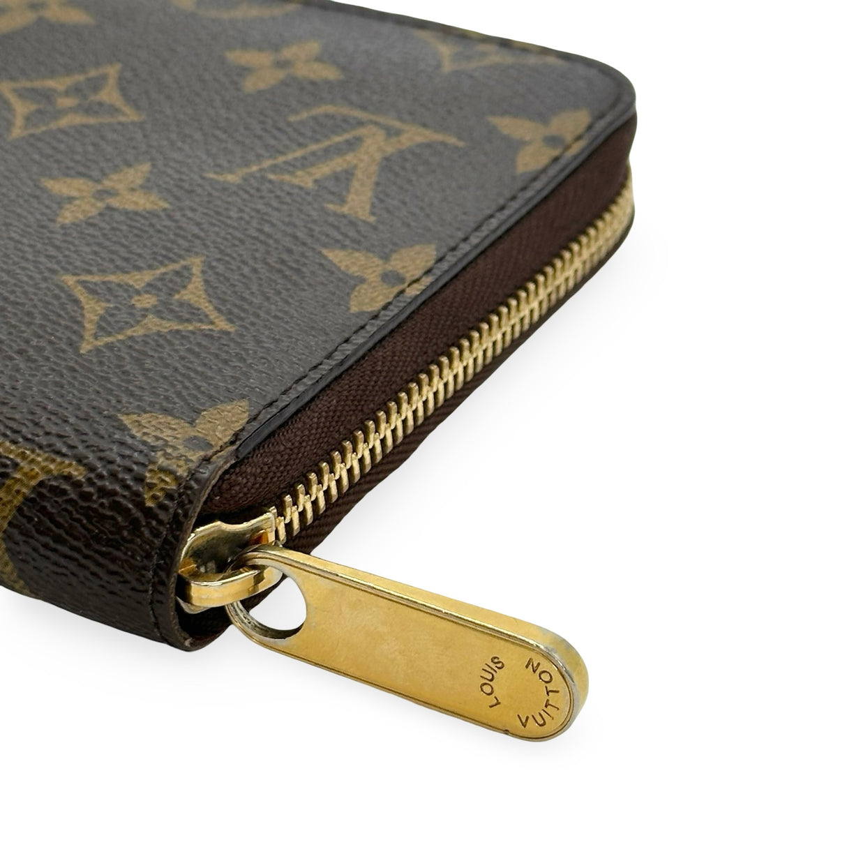 LOUIS VUITTON: Monogram Zippy Organizer Wallet