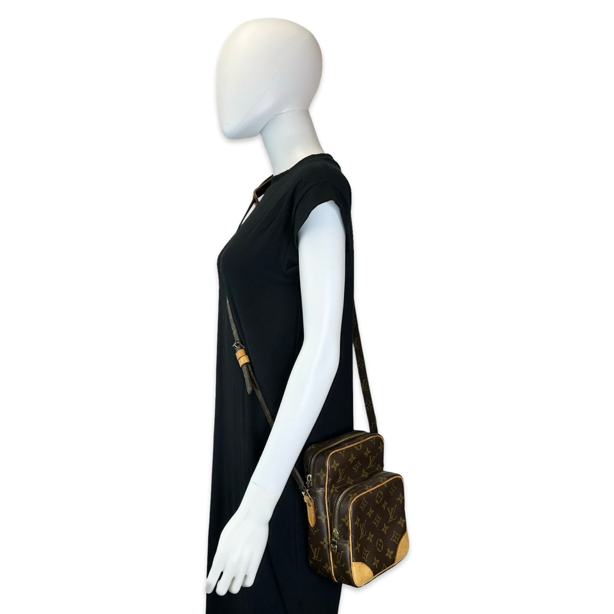 LOUIS VUITTON: Monogram Amazone Crossbody