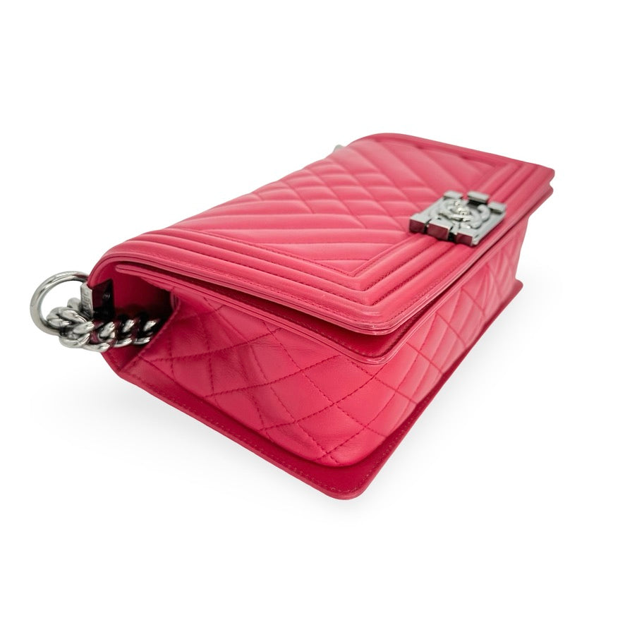 CHANEL: Quilted Mixed Chevron Old Medium Boy Bag