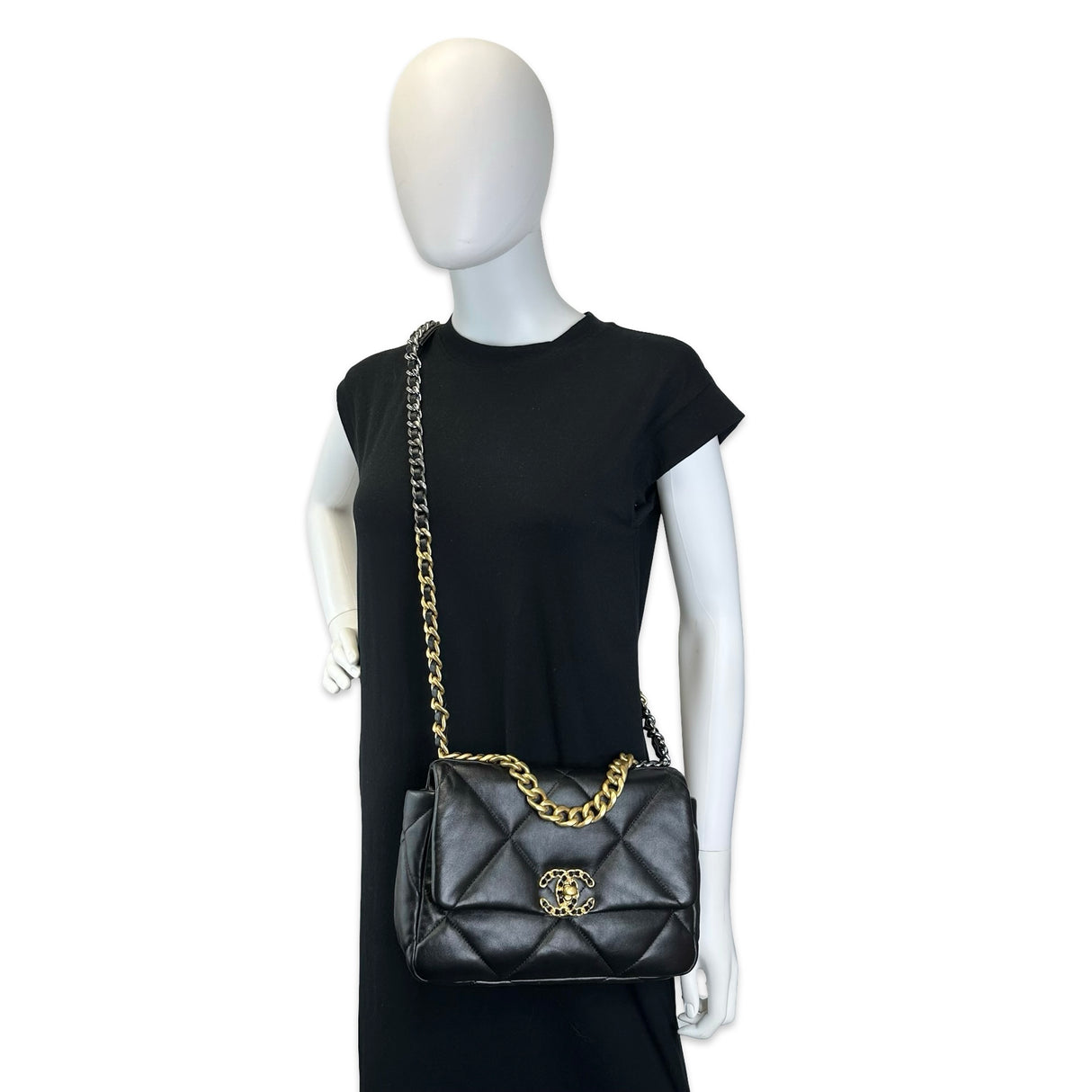 CHANEL: Quilted Lambskin Small 19