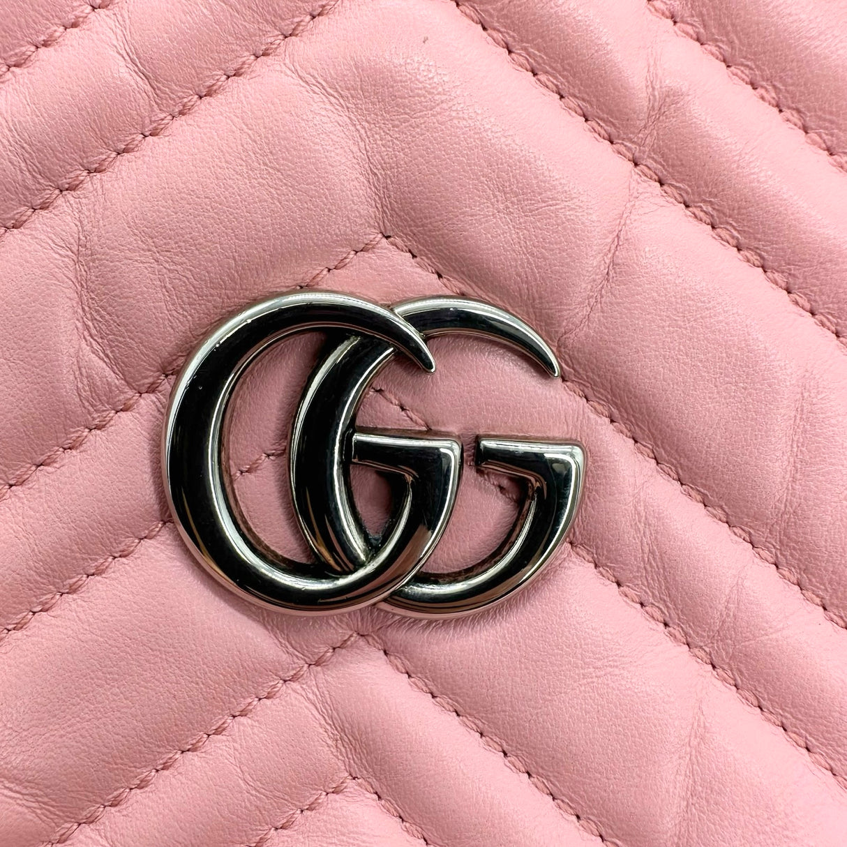 GUCCI: Quilted Leather GG Marmont Mini Bucket Bag