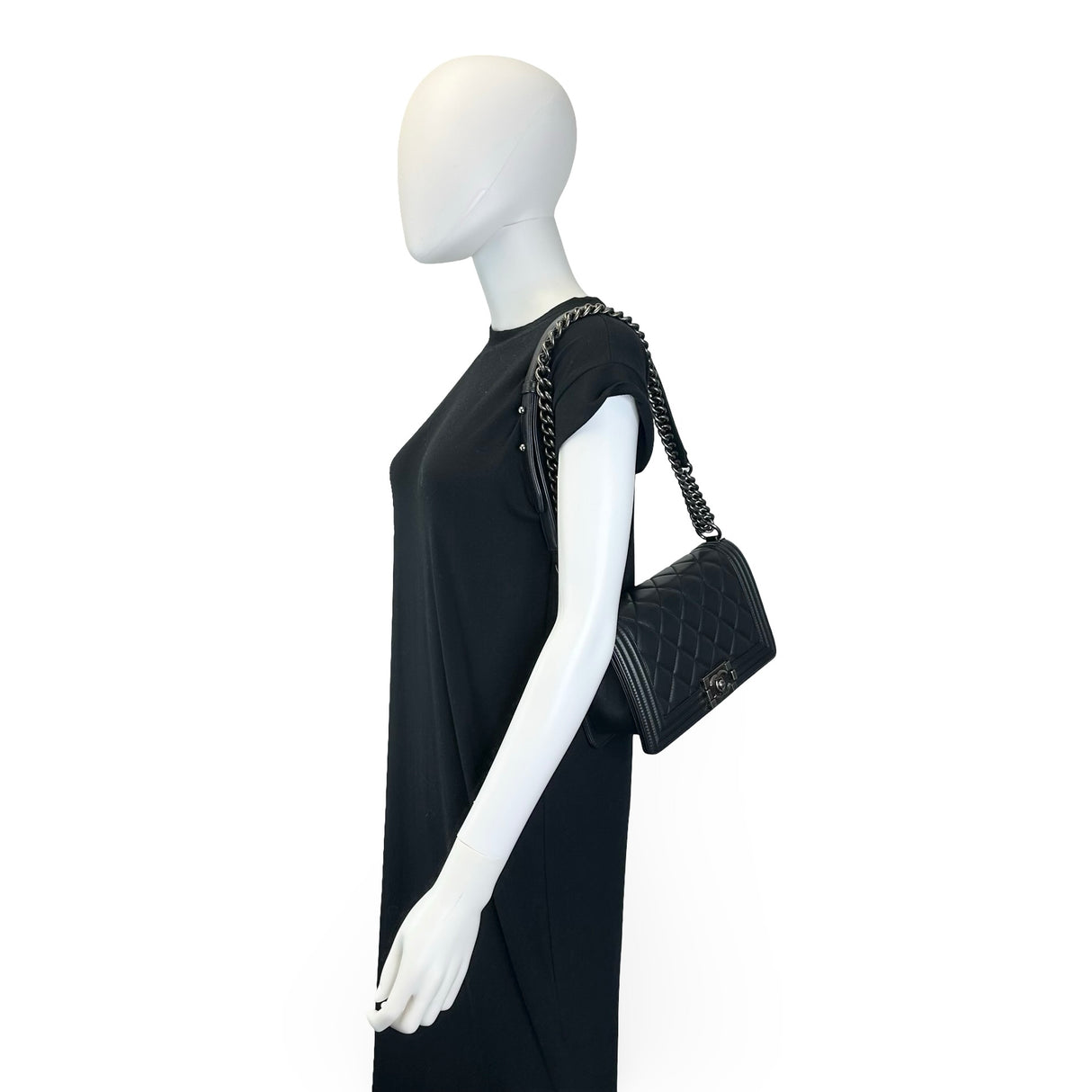 CHANEL: Quilted Lambskin Old Medium Boy Bag