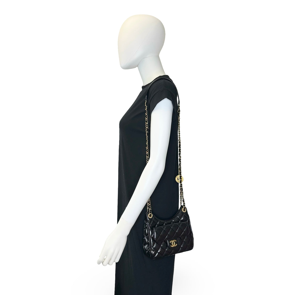 CHANEL: Quilted Calfskin Small Wavy Hobo