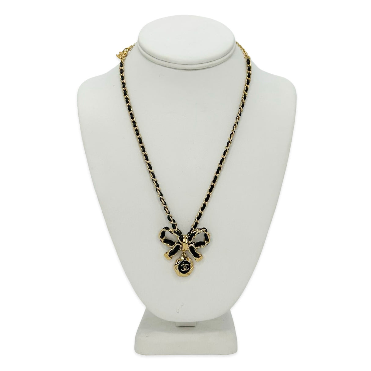 CHANEL: Leather Woven Chain Bow Necklace
