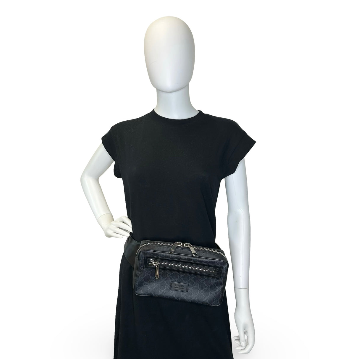 GUCCI: GG Supreme Belt Bag