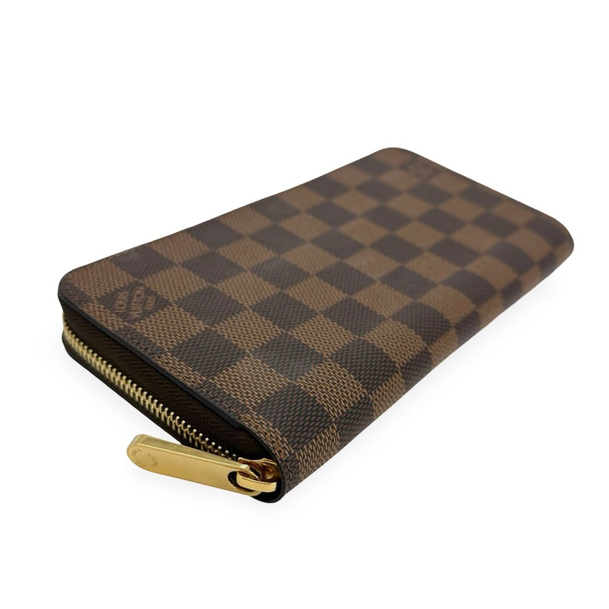 LOUIS VUITTON: Damier Ebene Zippy Wallet
