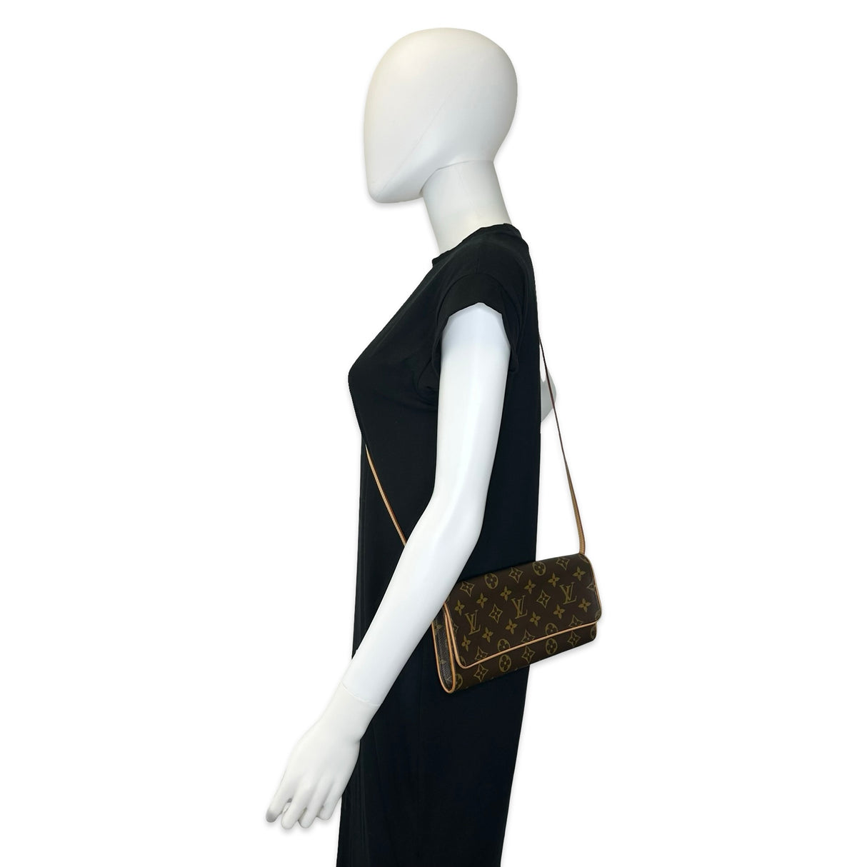 LOUIS VUITTON: Monogram Twin Pochette GM