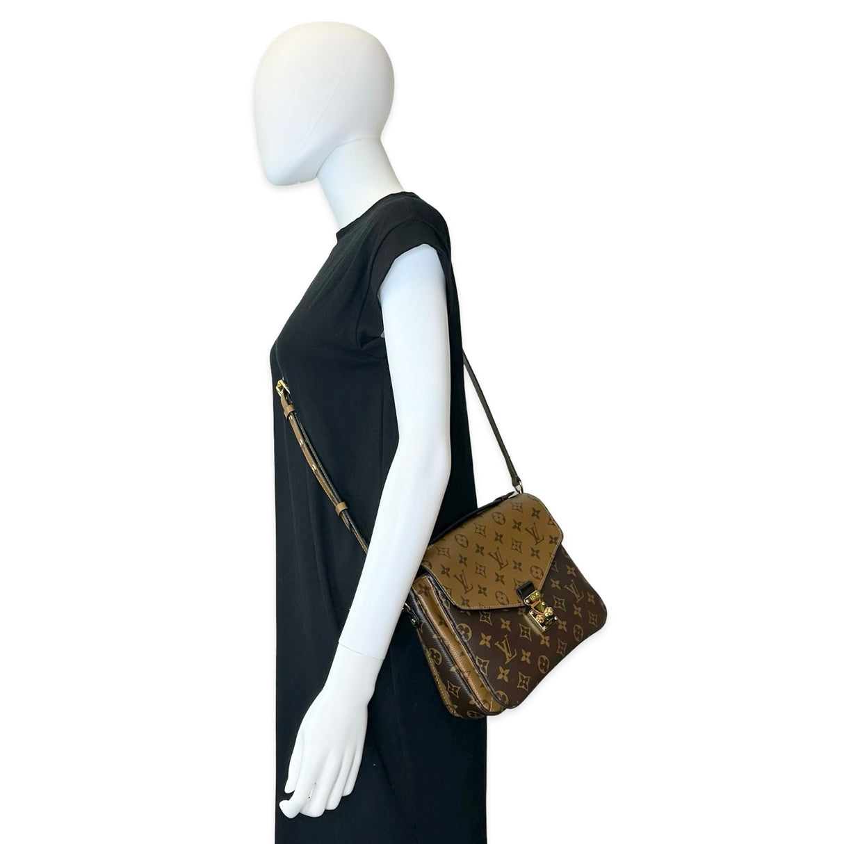 Monogram Reverse Pochette Metis