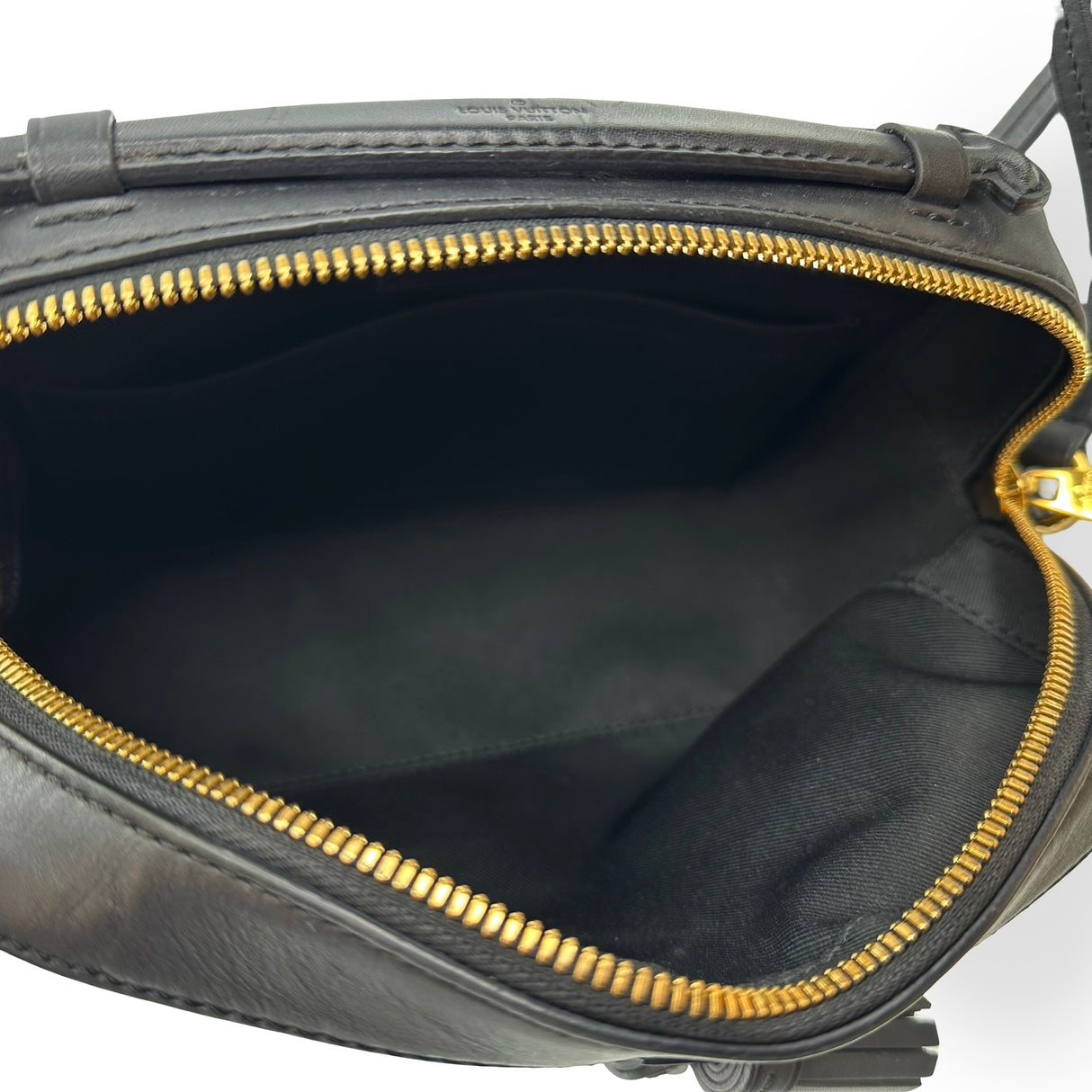 LOUIS VUITTON: Monogram Saintonge Crossbody