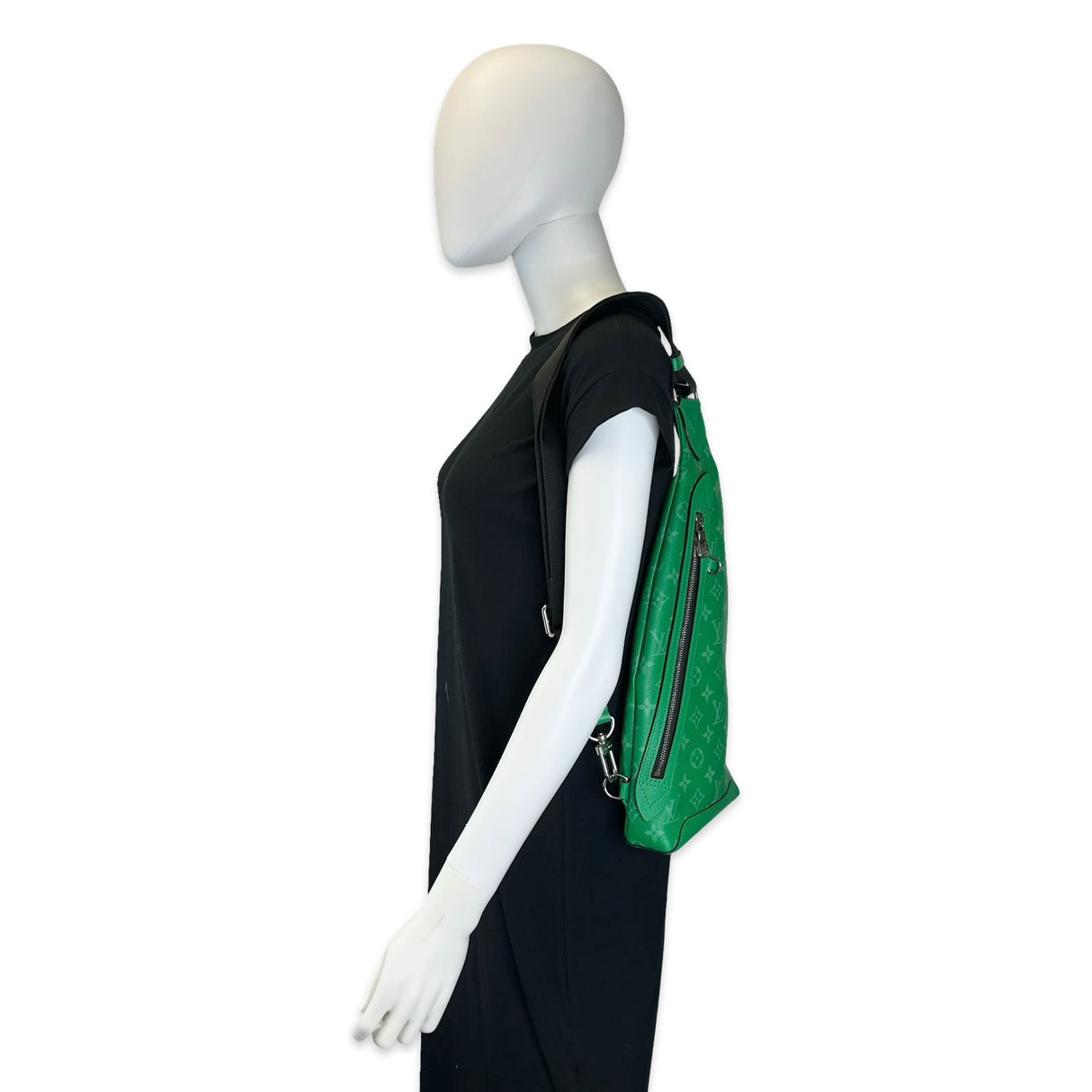 LOUIS VUITTON: Taigarama Duo Sling Bag