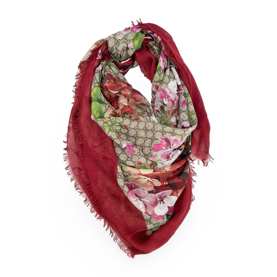 GUCCI: GG Supreme Bloom Scarf