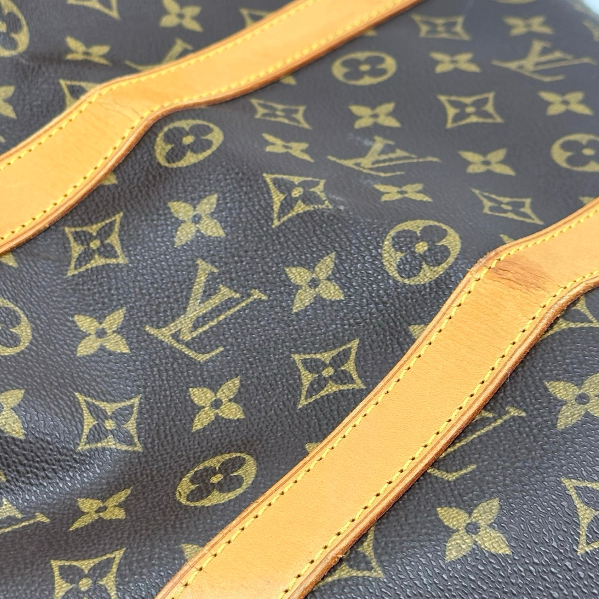 LOUIS VUITTON: Monogram Keepall 55