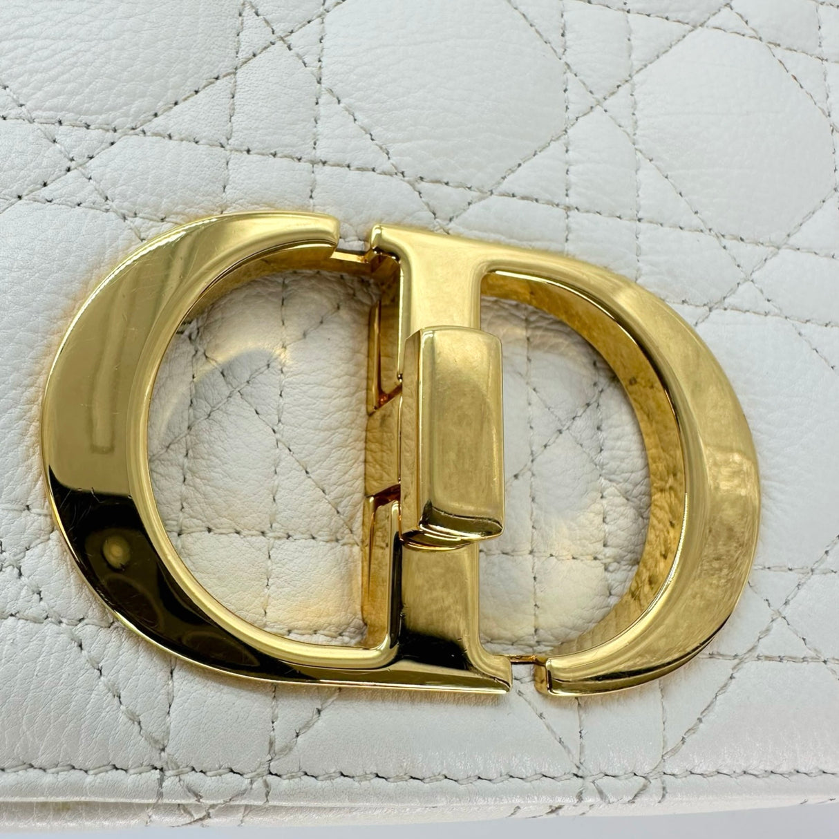 Cannage Calfskin 30 Montaigne Medium Caro Bag