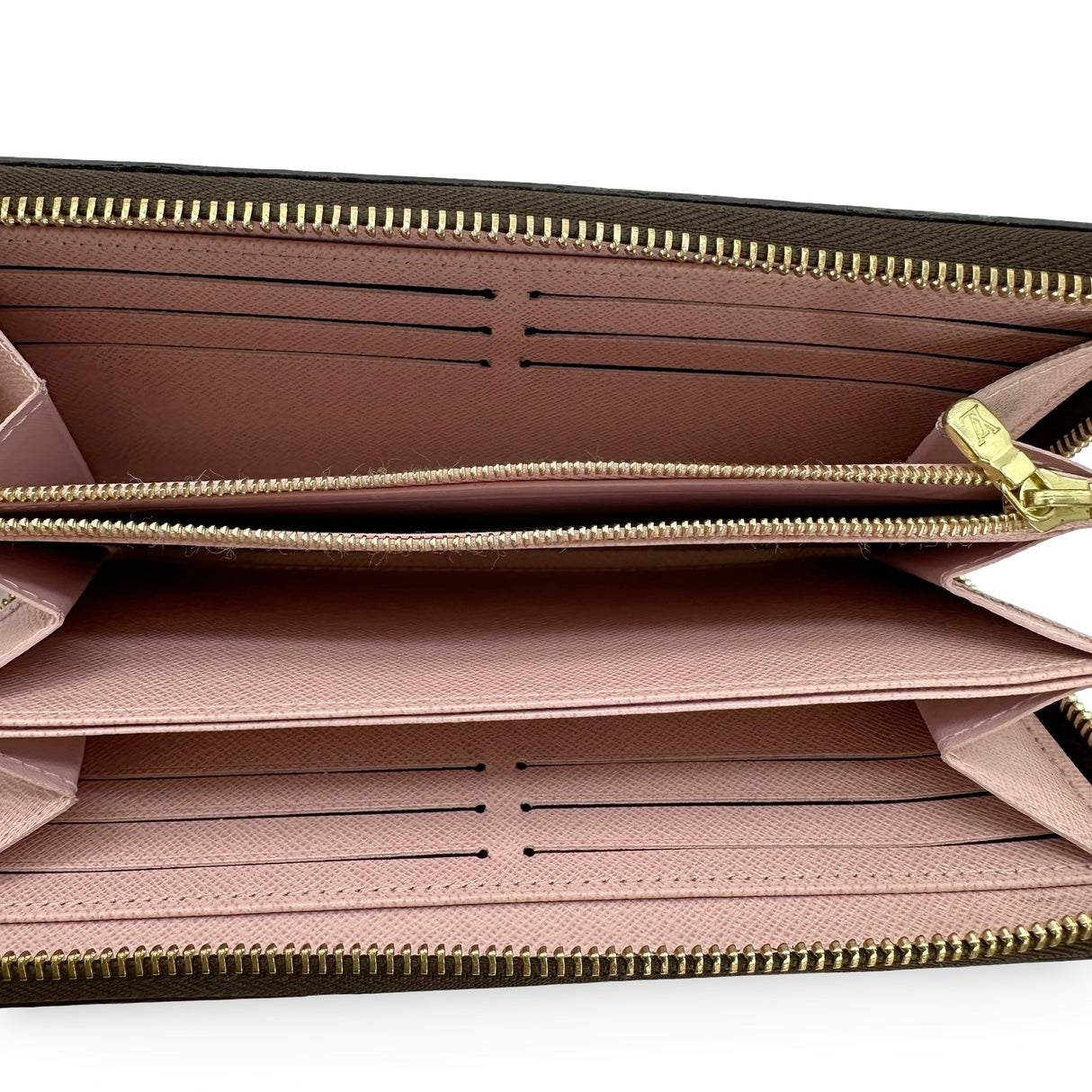 LOUIS VUITTON: Monogram Zippy Wallet