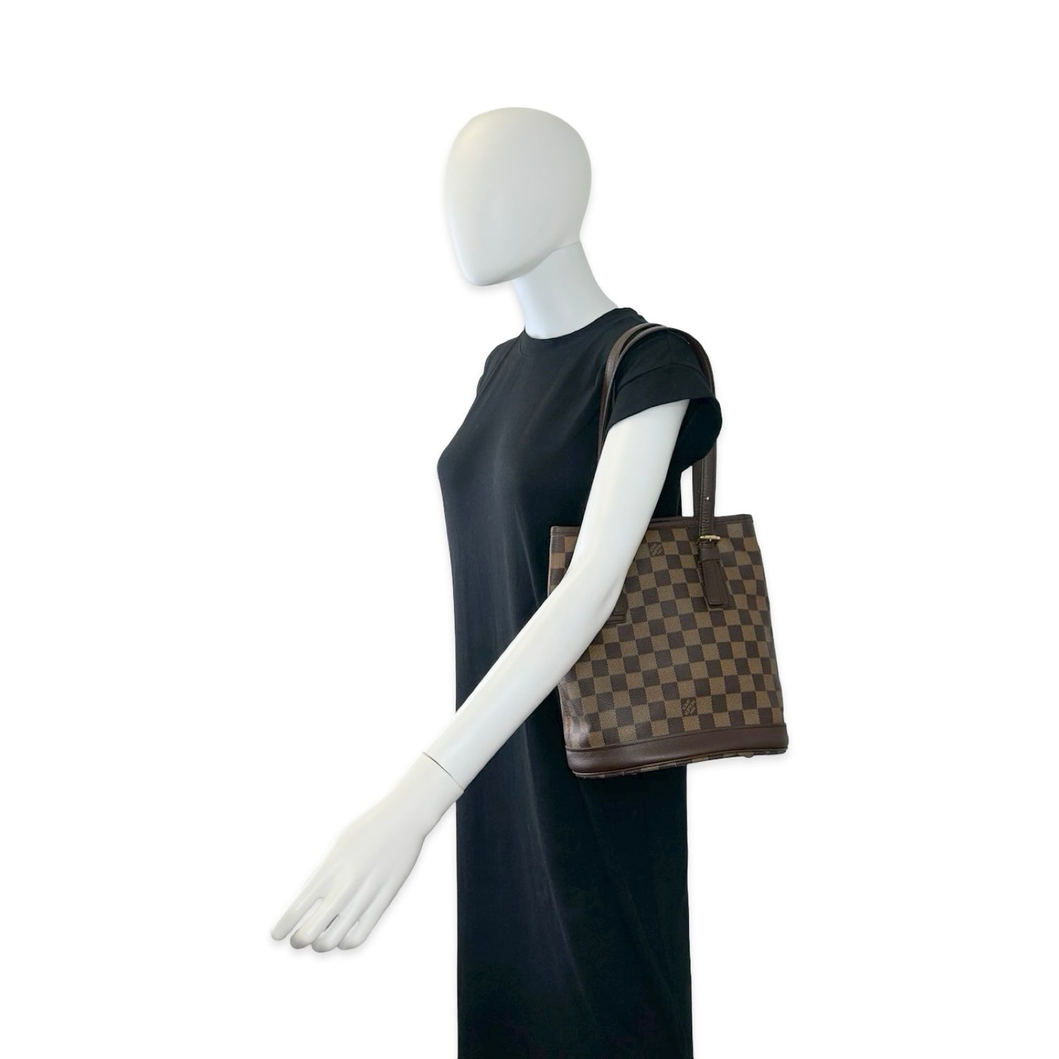 Louis Vuitton Damier Ebene Marais Bucket Bag