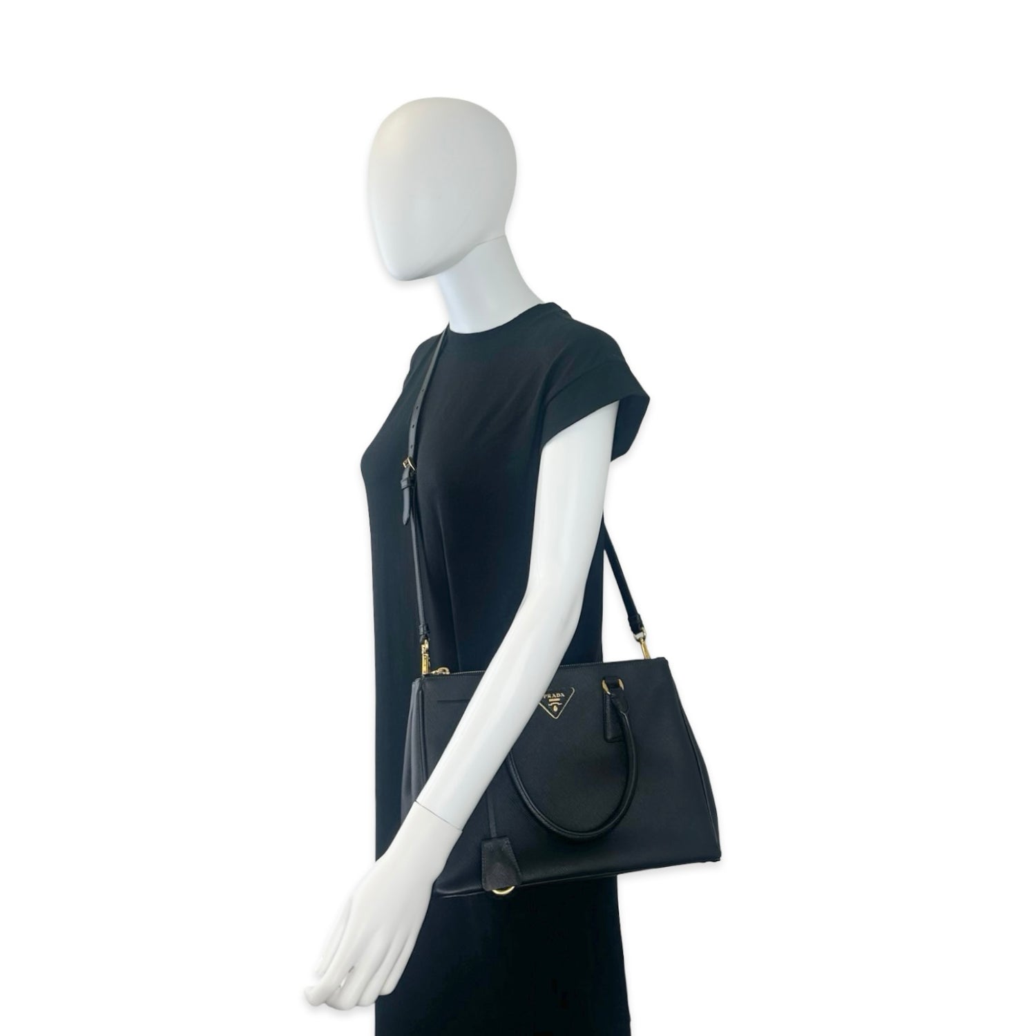 Prada Saffiano Medium Galleria