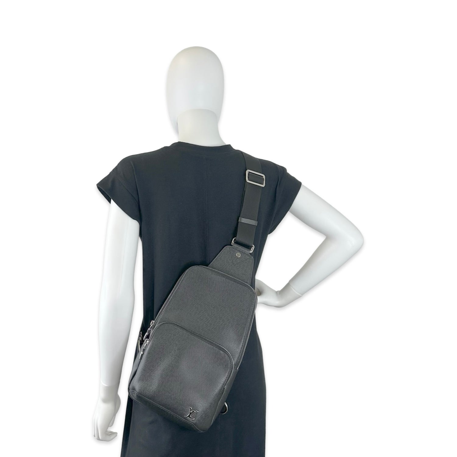 Louis Vuitton Taiga Avenue Sling Bag
